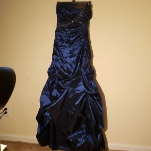 Gorgeous Formal Blue dress size 3/4